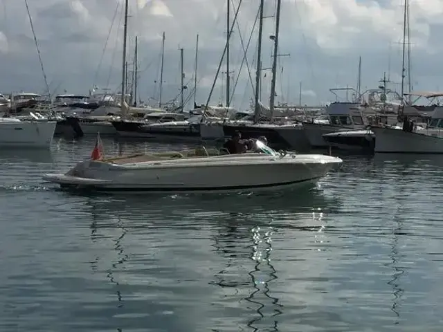 Chris-Craft Launch 25