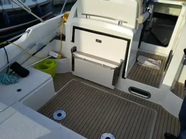 Quicksilver 875 Activ Sundeck