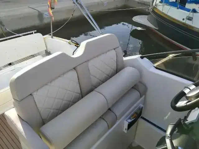 Quicksilver 875 Activ Sundeck