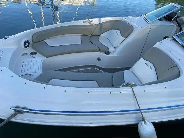 2006 Sea Ray 240 sundeck