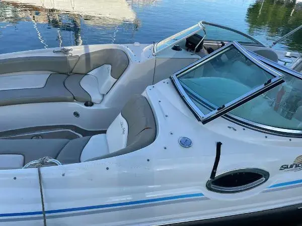 2006 Sea Ray 240 sundeck