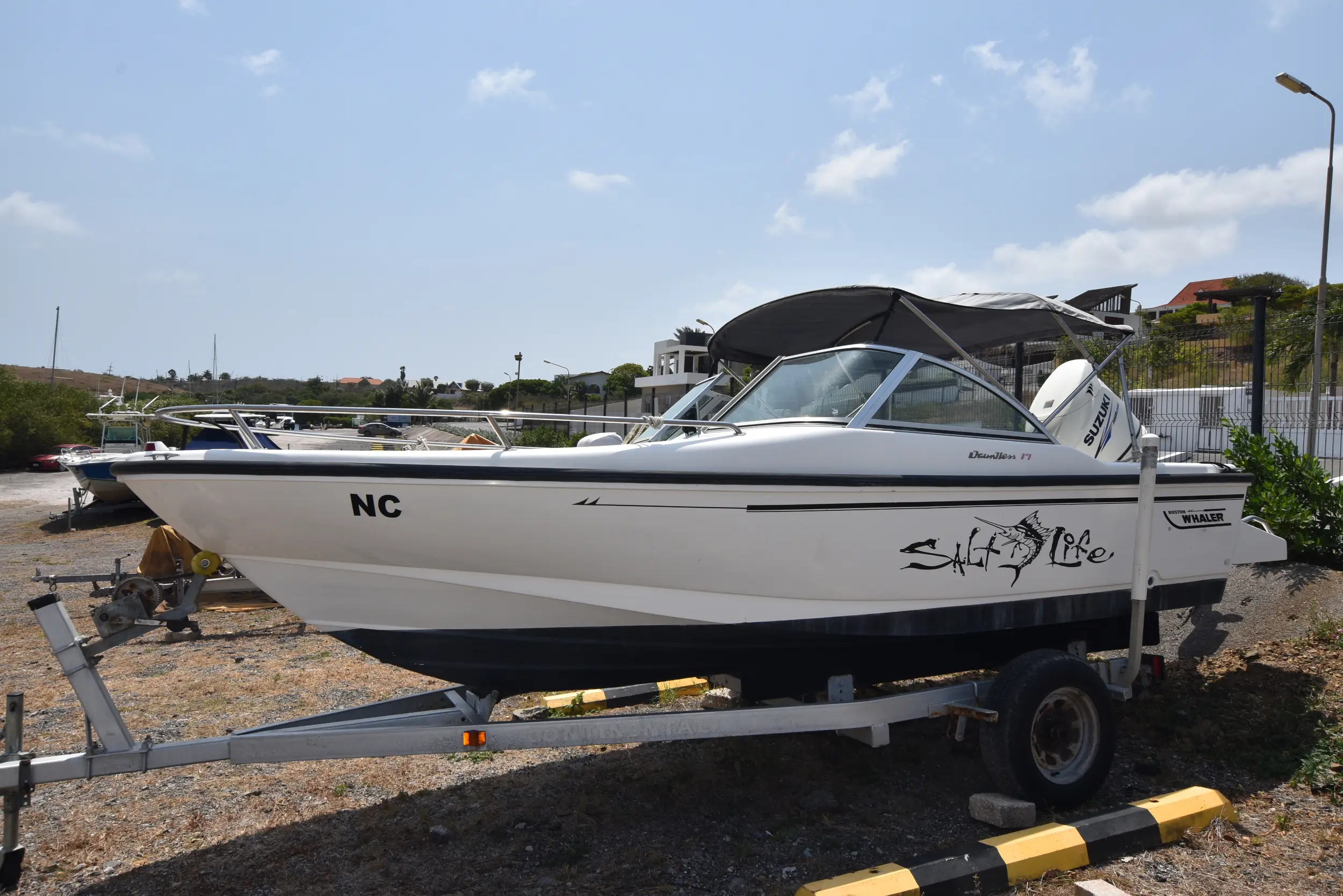 1997 Boston Whaler dauntless 17