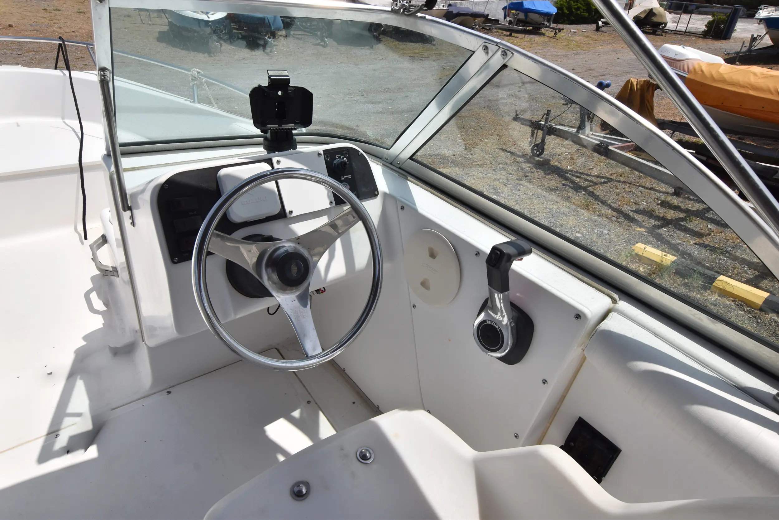 1997 Boston Whaler dauntless 17