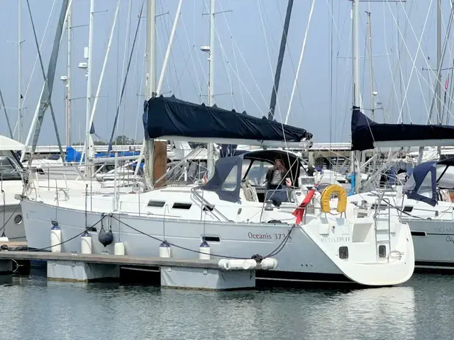 Beneteau Oceanis Clipper 373