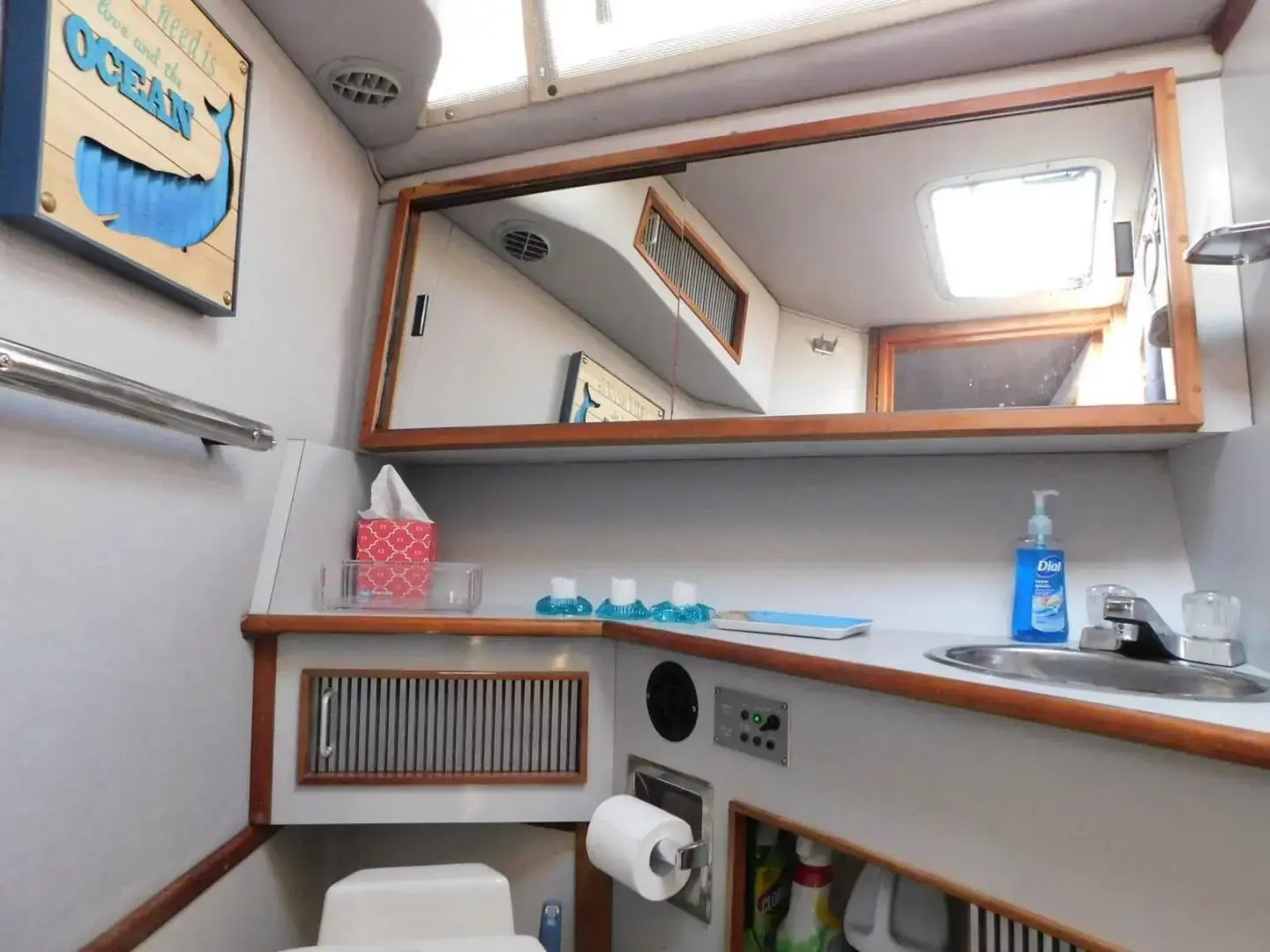 1989 Sea Ray 390 express cruiser