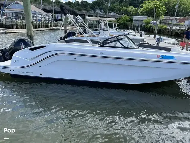 Bayliner DX2200