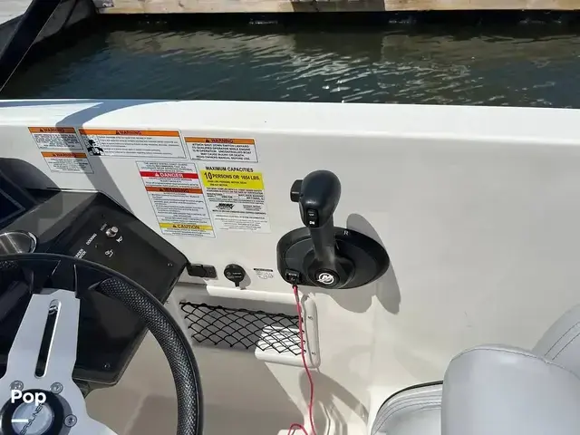 Bayliner Dx2200