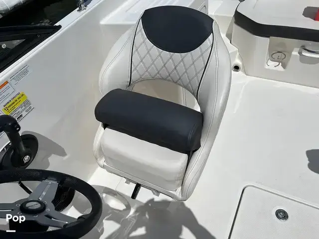 Bayliner DX2200