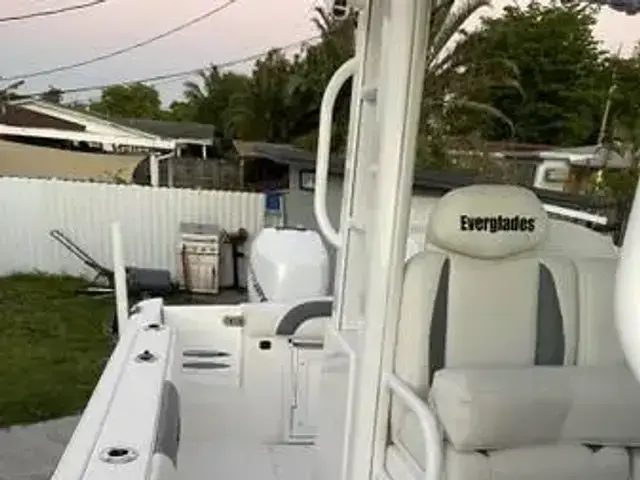 Everglades Boats 290 CC