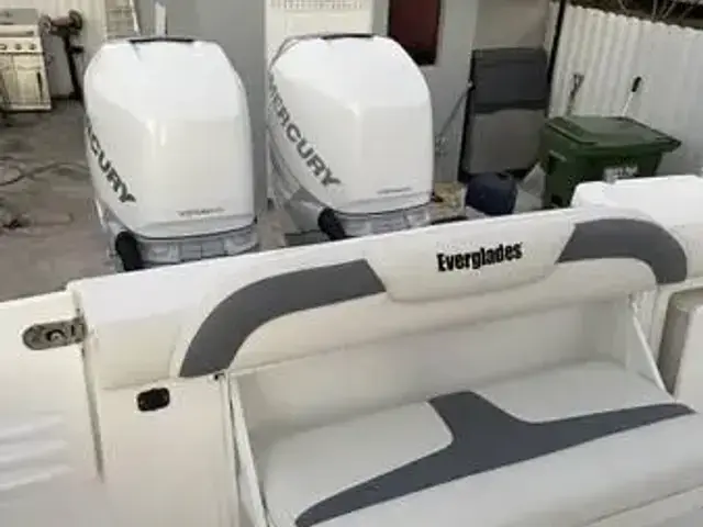 Everglades Boats 290 CC