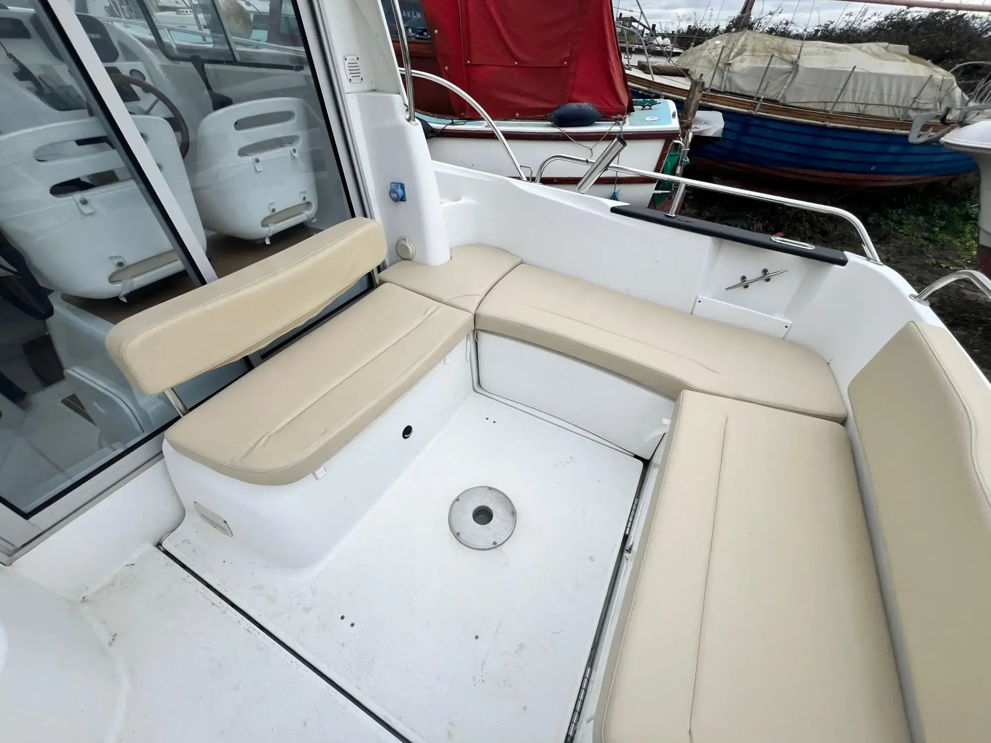 2008 Beneteau antares 6