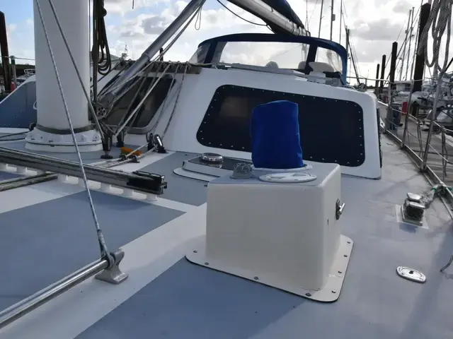 Freedom 47 Pilothouse