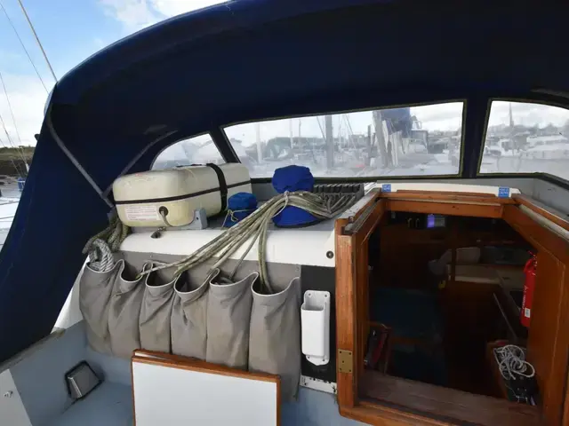 Freedom 47 Pilothouse