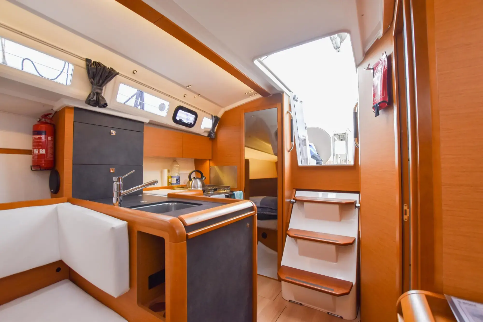 2016 Jeanneau sun odyssey 349