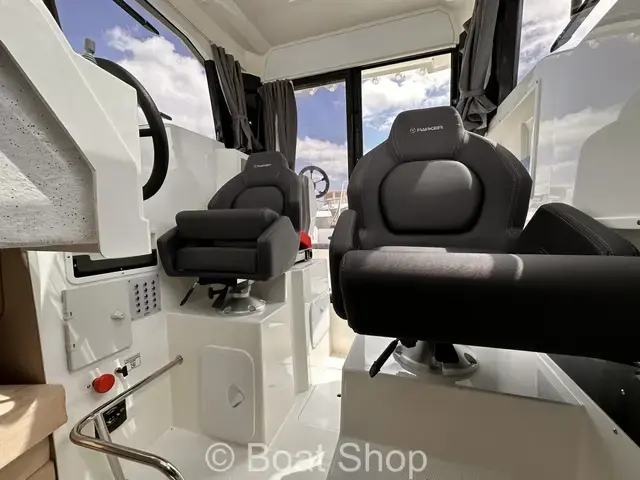 Parker 700 Pilothouse