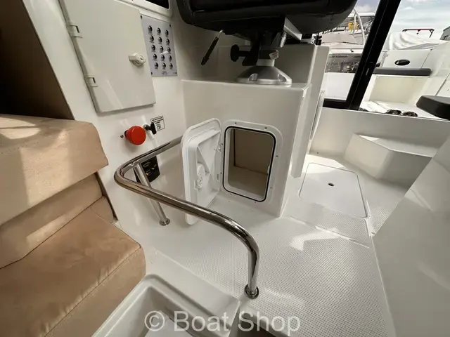 Parker 700 Pilothouse