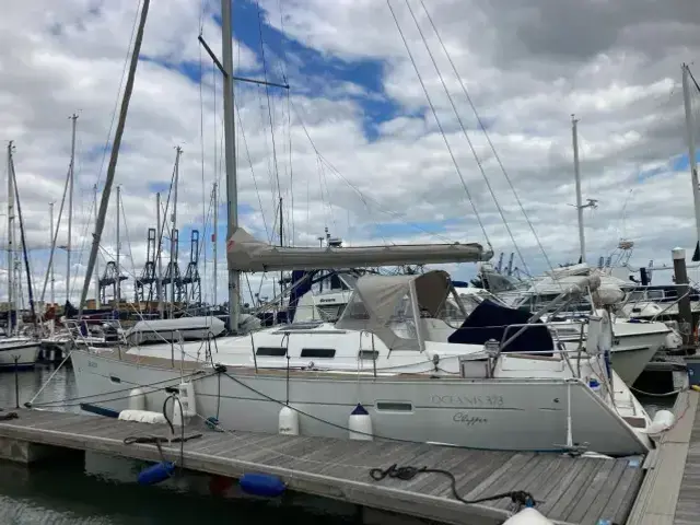 Beneteau Oceanis Clipper 373