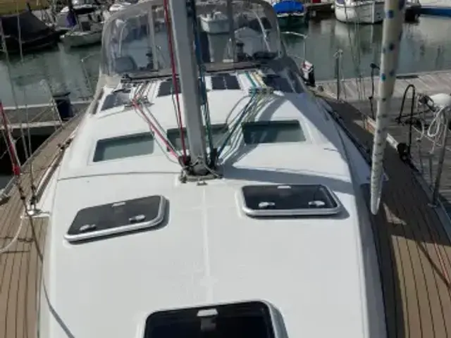 Beneteau Oceanis Clipper 373