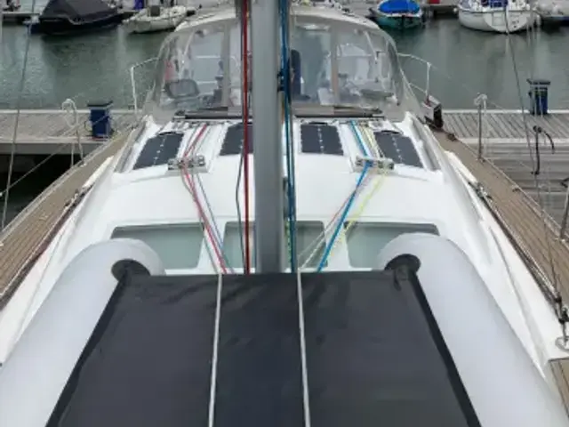 Beneteau Oceanis Clipper 373