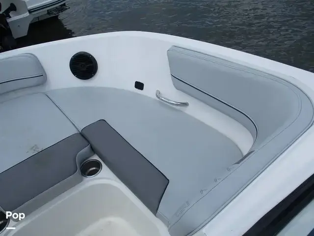 Bayliner Vr6