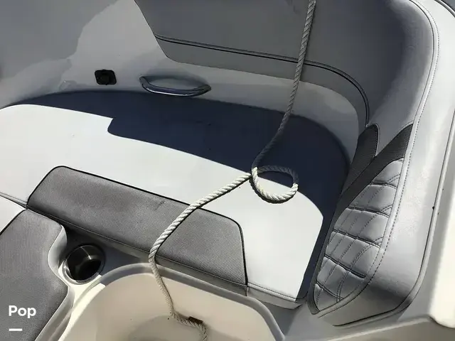 Bayliner Vr6