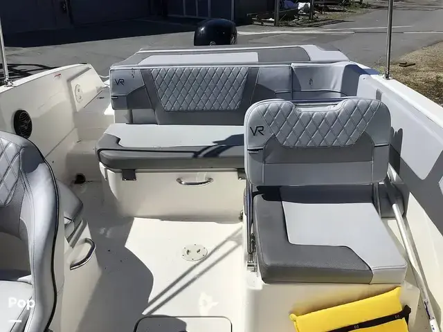 Bayliner Vr6