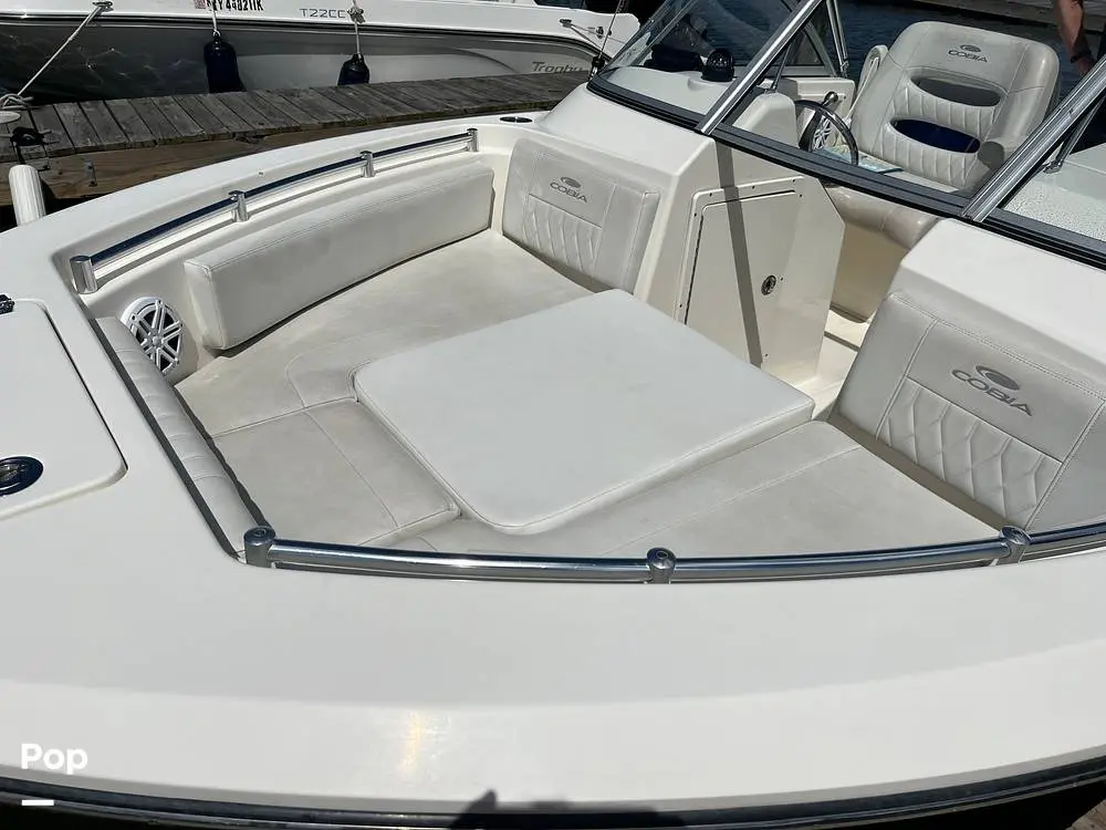 2021 Cobia Boats 220 dc