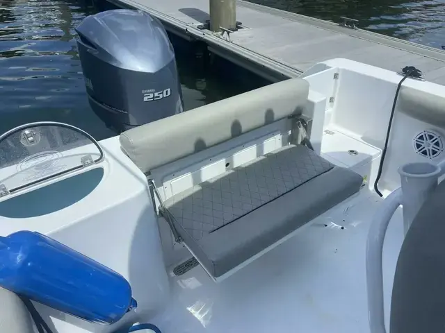 Sportsman Open 232 Center Console