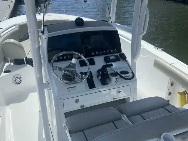 Sportsman Open 232 Center Console