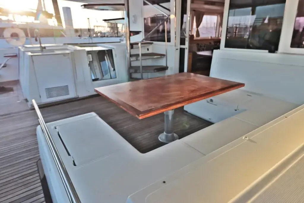 2011 Lagoon 560