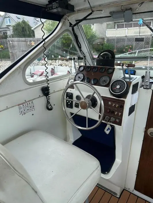 1973 Uniflite 28 salty dog