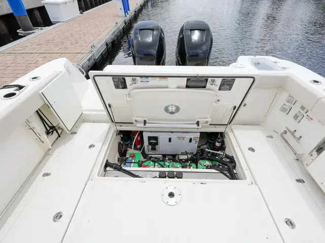 Boston Whaler 31'