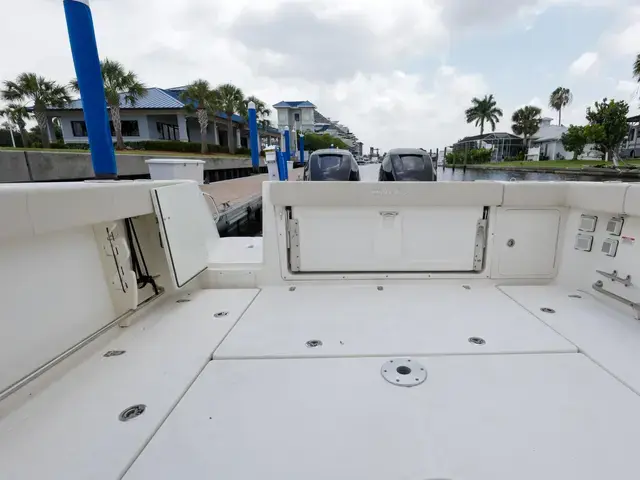 Boston Whaler 31'