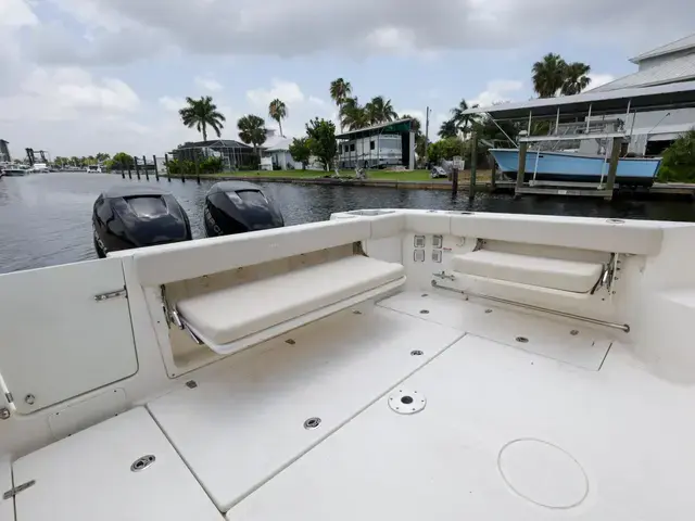 Boston Whaler 31'