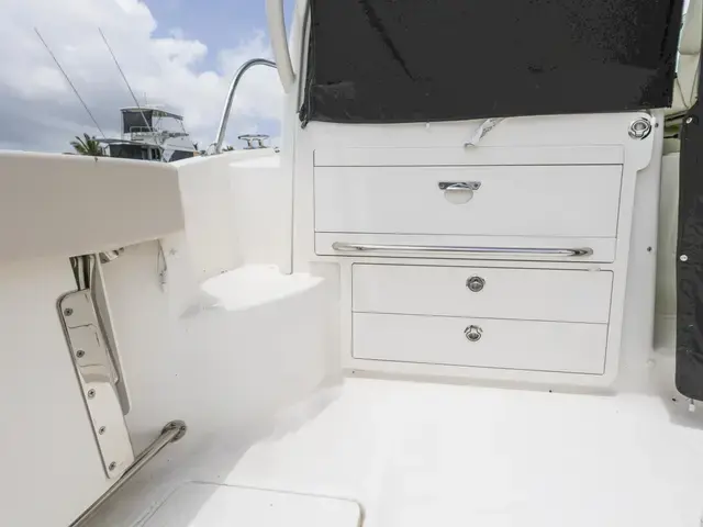 Boston Whaler 31'