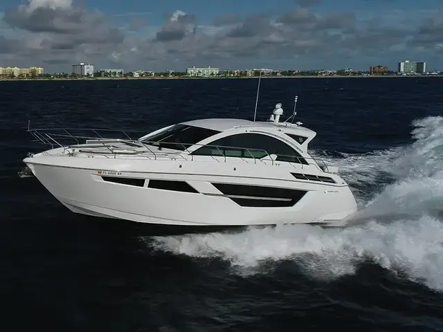 Cruisers Yachts 50'