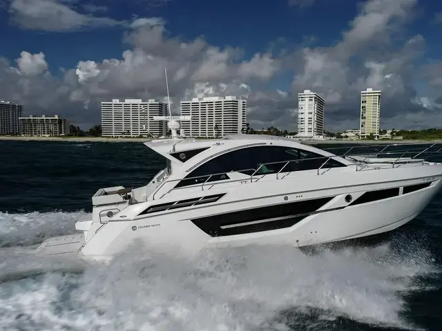 Cruisers Yachts 50'