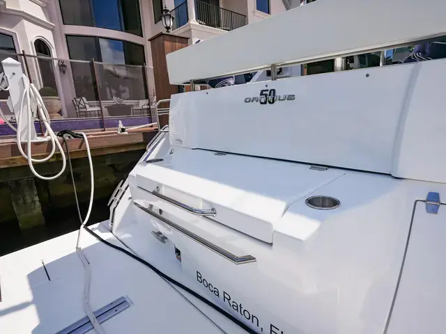 Cruisers Yachts 50'