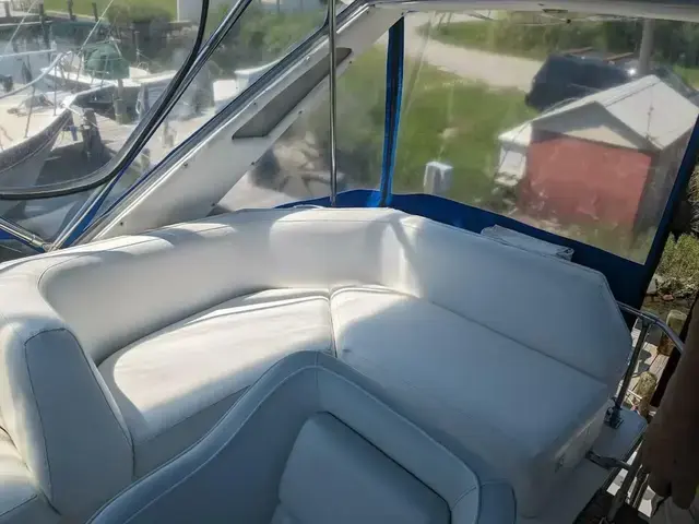 Bayliner 3870