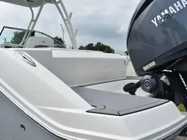 Cobia Boats 240 DC