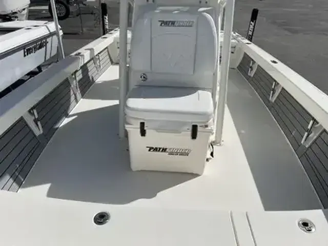 Pathfinder Boats 2500 Hybrid