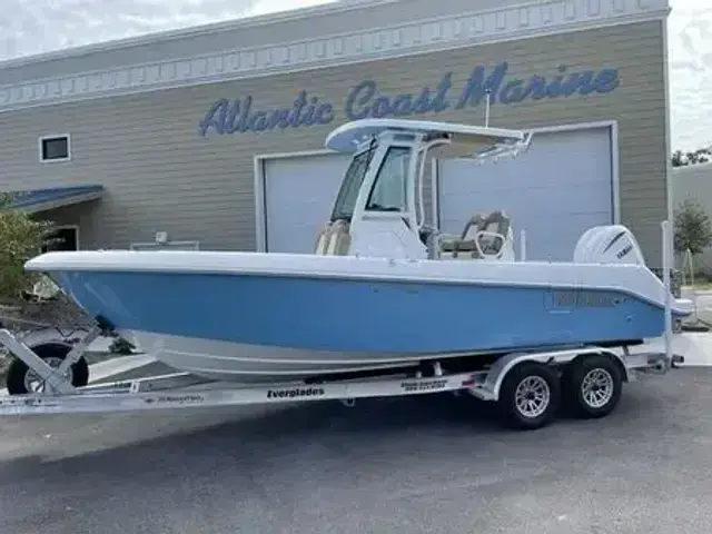 Everglades Boats 235 CC