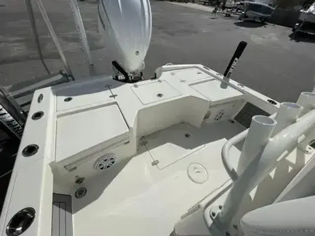 Pathfinder Boats 2500 Hybrid