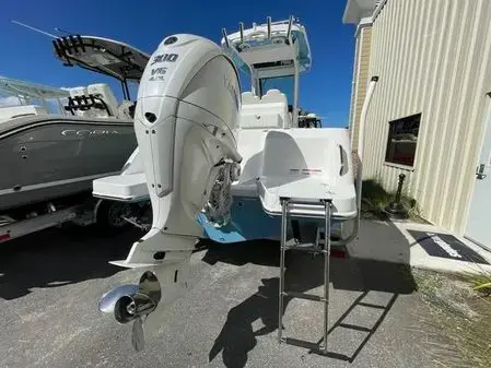 2024 Everglades Boats 235 cc