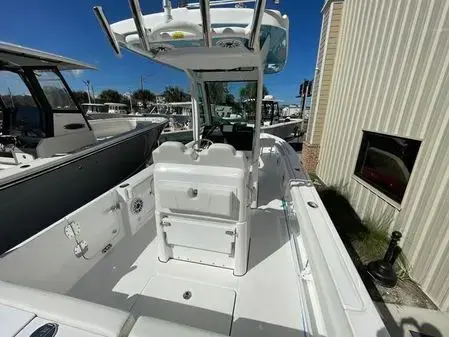 2024 Everglades Boats 235 cc