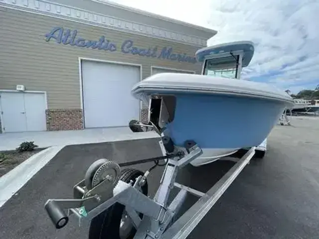 Everglades Boats 235 CC