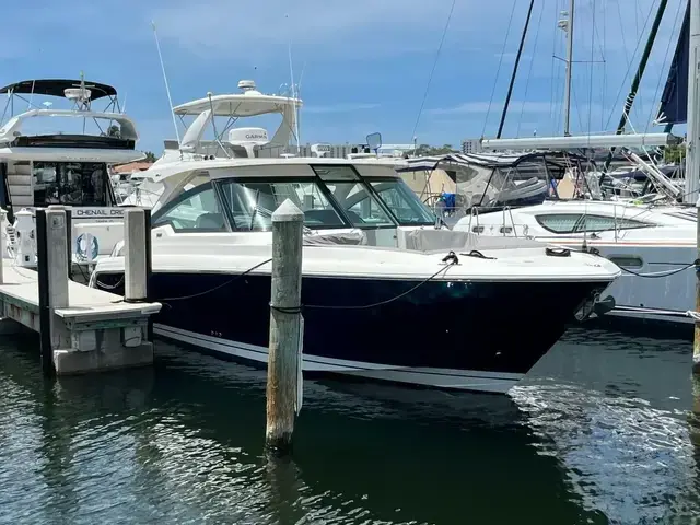 Tiara Yachts 38 Lx