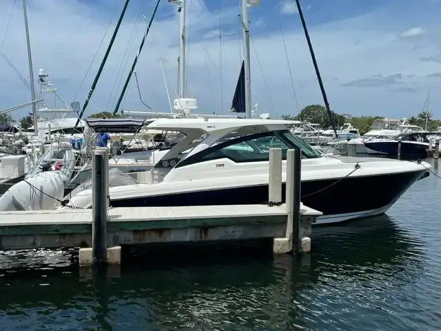 Tiara Yachts 38 Lx