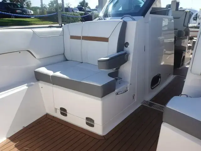 Tiara Yachts 38 Lx