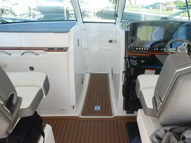 Tiara Yachts 38 Lx